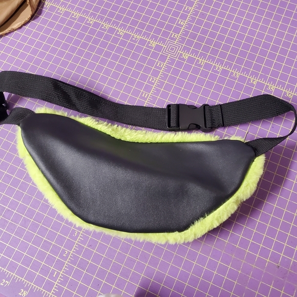 Fuzzy Fanny Pack - Picture 2 of 3